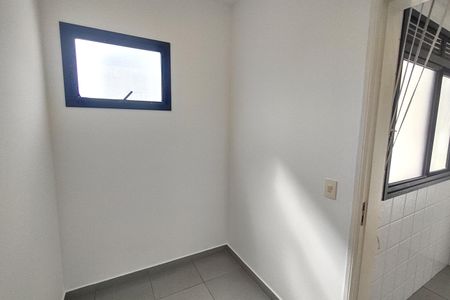 Apartamento à venda com 98m², 3 quartos e 2 vagas Apartamento à venda com 98m², 3 quartos e 2 vagasÁrea de Serviço