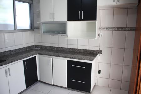 Apartamento à venda com 120m², 4 quartos e 2 vagasCozinha
