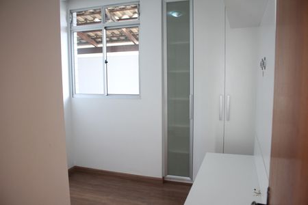 Apartamento à venda com 120m², 4 quartos e 2 vagasQuarto 2