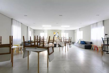 Apartamento para alugar com 43m², 2 quartos e sem vaga Apartamento para alugar com 43m², 2 quartos e sem vagaÁrea comum - Salão de Festas