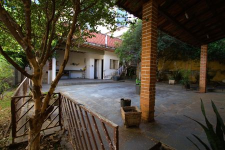 Casa à venda com 250m², 5 quartos e 3 vagasQuintal