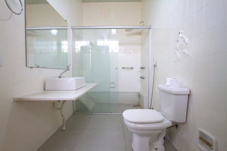 Casa à venda com 250m², 5 quartos e 3 vagasBanheiro do Quarto 3