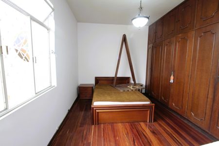 Casa à venda com 250m², 5 quartos e 3 vagasQuarto 3 - Suíte