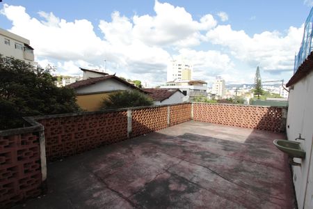 Casa à venda com 250m², 5 quartos e 3 vagasTerraço