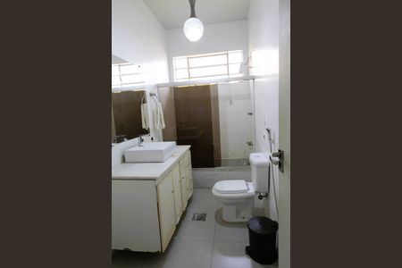 Casa à venda com 250m², 5 quartos e 3 vagasBanheiro Social