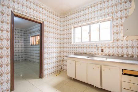 Casa à venda com 250m², 3 quartos e 6 vagasCozinha