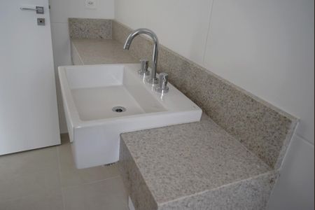 Apartamento à venda com 93m², 3 quartos e 1 vagaBanheiro da Suíte 2