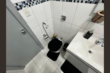 Casa à venda com 215m², 4 quartos e sem vagaBanheiro 2