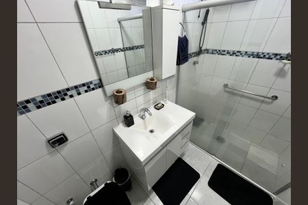 Casa à venda com 215m², 4 quartos e sem vagaBanheiro 2