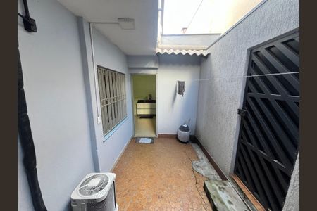 Casa à venda com 215m², 4 quartos e sem vagaÁrea de Serviço 2