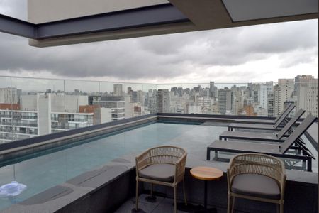 Apartamento à venda com 32m², 1 quarto e sem vagaÁrea comum - Piscina