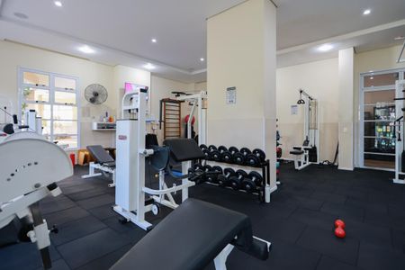 Apartamento à venda com 136m², 3 quartos e 2 vagas Apartamento à venda com 136m², 3 quartos e 2 vagasÁrea comum - Academia