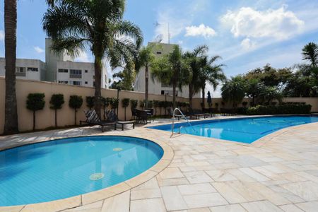 Apartamento à venda com 136m², 3 quartos e 2 vagas Apartamento à venda com 136m², 3 quartos e 2 vagasÁrea comum - Piscina