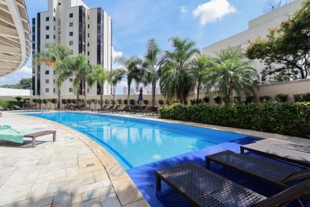 Apartamento à venda com 136m², 3 quartos e 2 vagas Apartamento à venda com 136m², 3 quartos e 2 vagasÁrea comum - Piscina