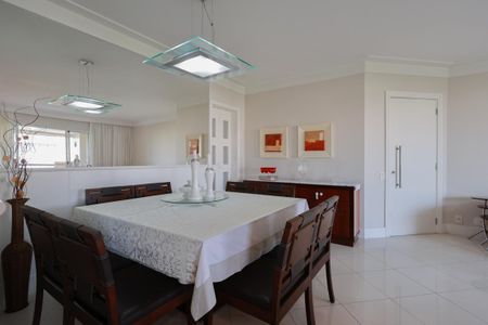 Apartamento à venda com 136m², 3 quartos e 2 vagas Apartamento à venda com 136m², 3 quartos e 2 vagasSala