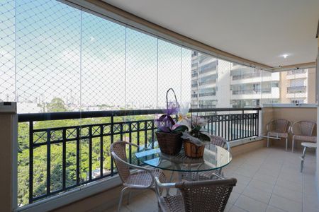 Apartamento à venda com 136m², 3 quartos e 2 vagas Apartamento à venda com 136m², 3 quartos e 2 vagasVaranda gourmet