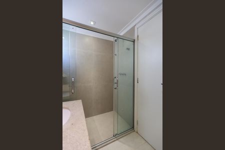 Apartamento à venda com 136m², 3 quartos e 2 vagas Apartamento à venda com 136m², 3 quartos e 2 vagasBanheiro da Suíte 1