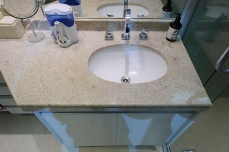 Apartamento à venda com 136m², 3 quartos e 2 vagas Apartamento à venda com 136m², 3 quartos e 2 vagasBanheiro da Suíte 1