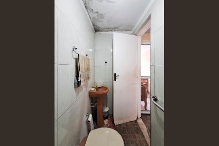 Casa à venda com 200m², 2 quartos e 1 vagaBanheiro 2