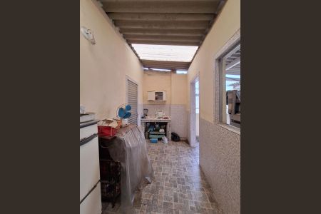 Casa à venda com 200m², 2 quartos e 1 vagaÁrea de Serviço