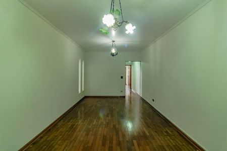 Casa à venda com 222m², 3 quartos e 2 vagas Casa à venda com 222m², 3 quartos e 2 vagasSala