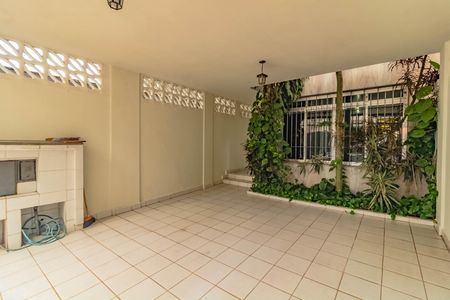 Casa à venda com 222m², 3 quartos e 2 vagas Casa à venda com 222m², 3 quartos e 2 vagasGaragem