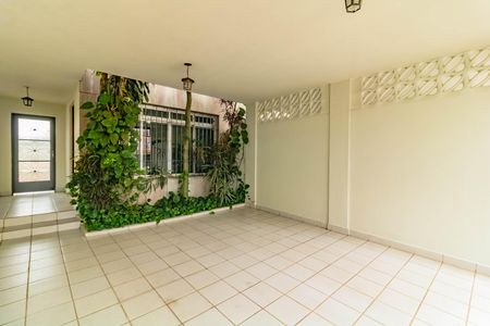 Casa à venda com 222m², 3 quartos e 2 vagas Casa à venda com 222m², 3 quartos e 2 vagasGaragem