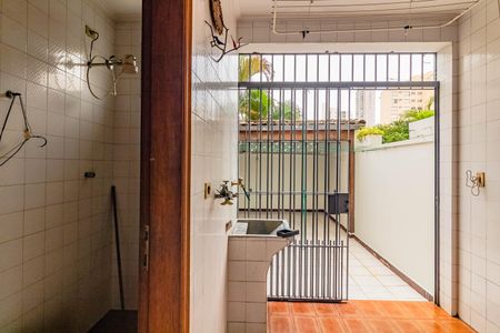 Casa à venda com 222m², 3 quartos e 2 vagas Casa à venda com 222m², 3 quartos e 2 vagasÁrea de Serviço