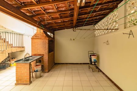 Casa à venda com 222m², 3 quartos e 2 vagas Casa à venda com 222m², 3 quartos e 2 vagasChurrasqueira