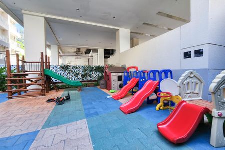 Apartamento à venda com 75m², 2 quartos e 1 vagaÁrea comum - Playground