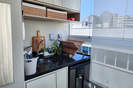 Apartamento à venda com 75m², 2 quartos e 1 vagaVaranda