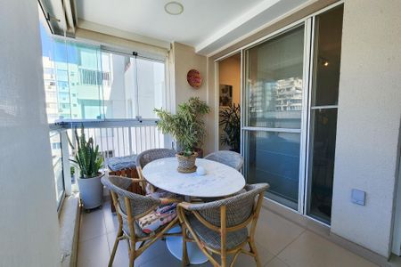 Apartamento à venda com 75m², 2 quartos e 1 vagaVaranda