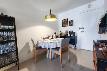 Apartamento à venda com 75m², 2 quartos e 1 vagaSala