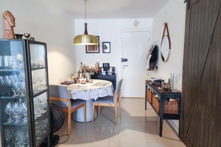 Apartamento à venda com 75m², 2 quartos e 1 vagaSala
