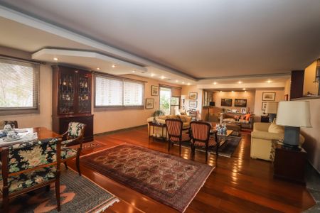 Apartamento à venda com 367m², 4 quartos e 4 vagas Apartamento à venda com 367m², 4 quartos e 4 vagasSala