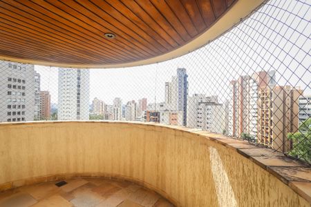 Apartamento à venda com 367m², 4 quartos e 4 vagas Apartamento à venda com 367m², 4 quartos e 4 vagasVaranda da Suite Master