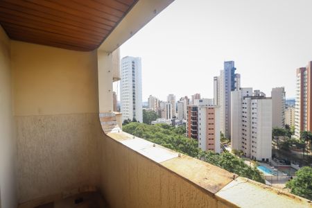 Apartamento à venda com 367m², 4 quartos e 4 vagas Apartamento à venda com 367m², 4 quartos e 4 vagasVaranda da Sala das Suites