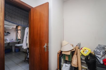 Apartamento à venda com 367m², 4 quartos e 4 vagas Apartamento à venda com 367m², 4 quartos e 4 vagasQuarto de Serviço