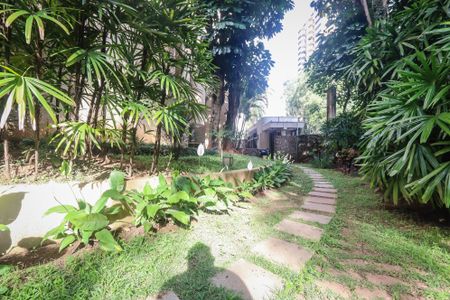 Apartamento à venda com 367m², 4 quartos e 4 vagas Apartamento à venda com 367m², 4 quartos e 4 vagasÁrea Comum