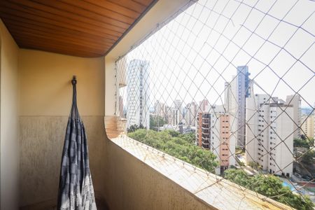 Apartamento à venda com 367m², 4 quartos e 4 vagas Apartamento à venda com 367m², 4 quartos e 4 vagasVaranda da Suite 3