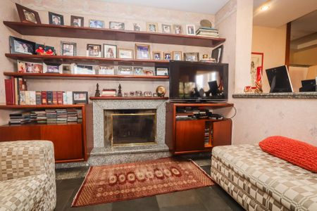 Apartamento à venda com 367m², 4 quartos e 4 vagas Apartamento à venda com 367m², 4 quartos e 4 vagasSala da TV