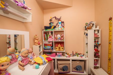 Apartamento à venda com 367m², 4 quartos e 4 vagas Apartamento à venda com 367m², 4 quartos e 4 vagasQuarto 4