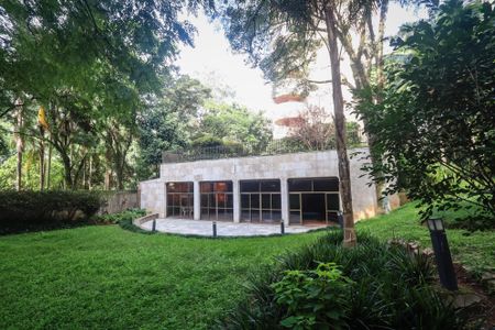 Apartamento à venda com 367m², 4 quartos e 4 vagas Apartamento à venda com 367m², 4 quartos e 4 vagasÁrea Comum