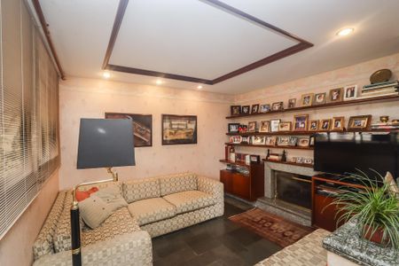 Apartamento à venda com 367m², 4 quartos e 4 vagas Apartamento à venda com 367m², 4 quartos e 4 vagasSala da TV