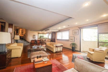 Apartamento à venda com 367m², 4 quartos e 4 vagas Apartamento à venda com 367m², 4 quartos e 4 vagasSala