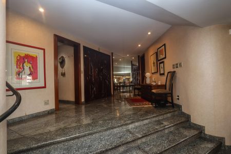 Apartamento à venda com 367m², 4 quartos e 4 vagas Apartamento à venda com 367m², 4 quartos e 4 vagasHall Social