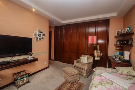 Apartamento à venda com 367m², 4 quartos e 4 vagas Apartamento à venda com 367m², 4 quartos e 4 vagasSuite 3