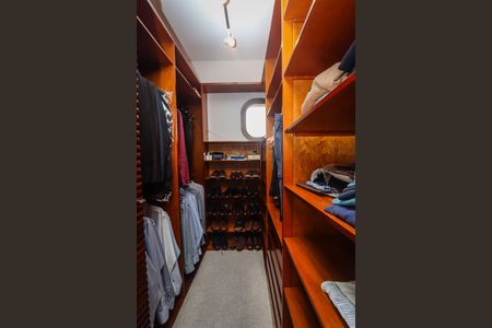 Apartamento à venda com 367m², 4 quartos e 4 vagas Apartamento à venda com 367m², 4 quartos e 4 vagasCloset da Suite Master Feminino