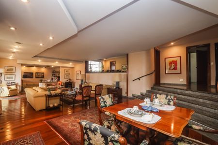 Apartamento à venda com 367m², 4 quartos e 4 vagas Apartamento à venda com 367m², 4 quartos e 4 vagasSala