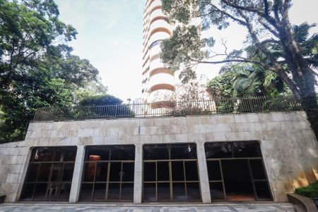 Apartamento à venda com 367m², 4 quartos e 4 vagas Apartamento à venda com 367m², 4 quartos e 4 vagasFachada